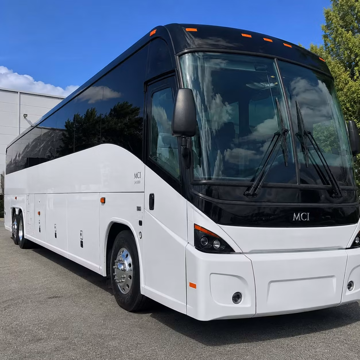 airport transfer shuttles for rochester hills business travelers