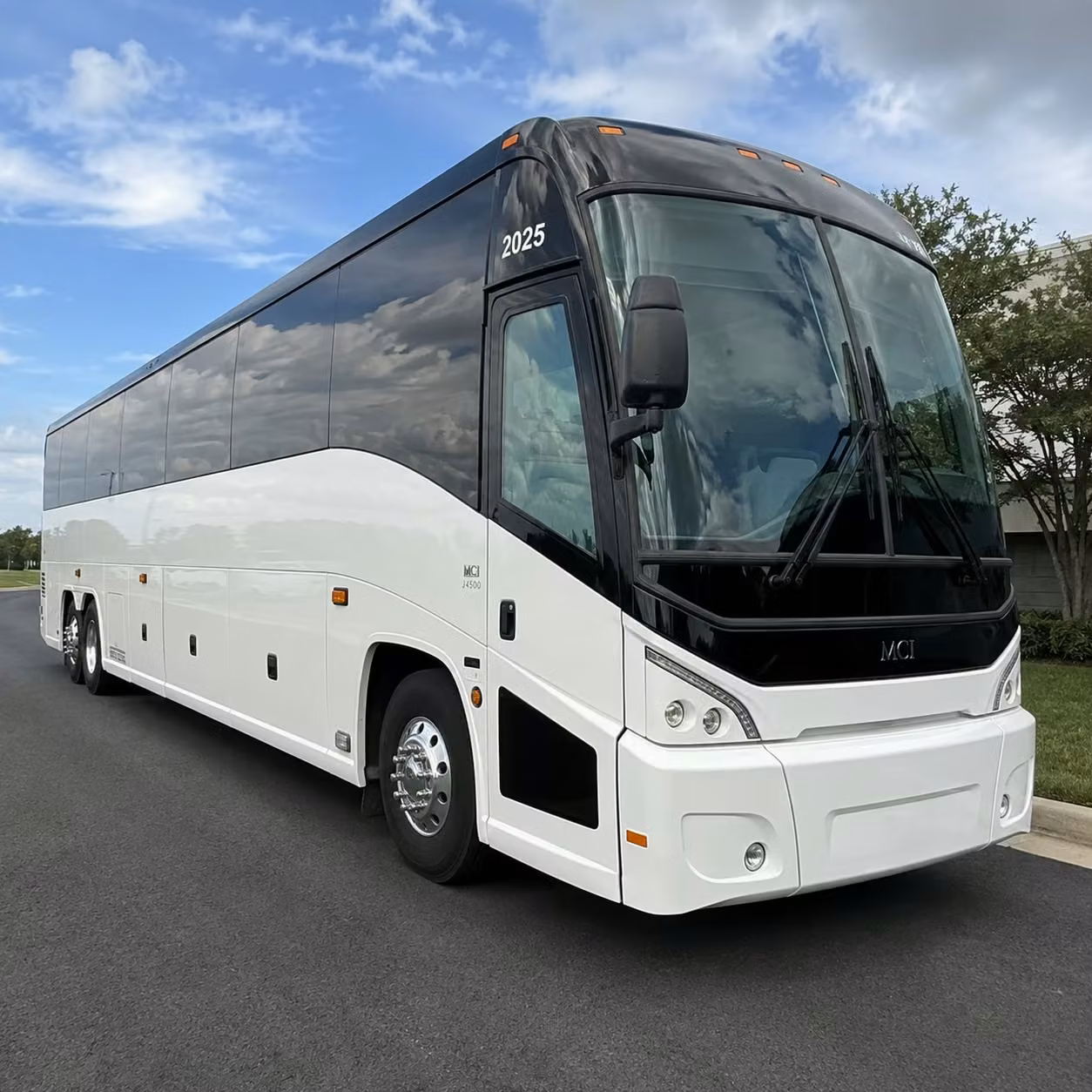 employee shuttle services for rochester hills businesses and corporate campuses