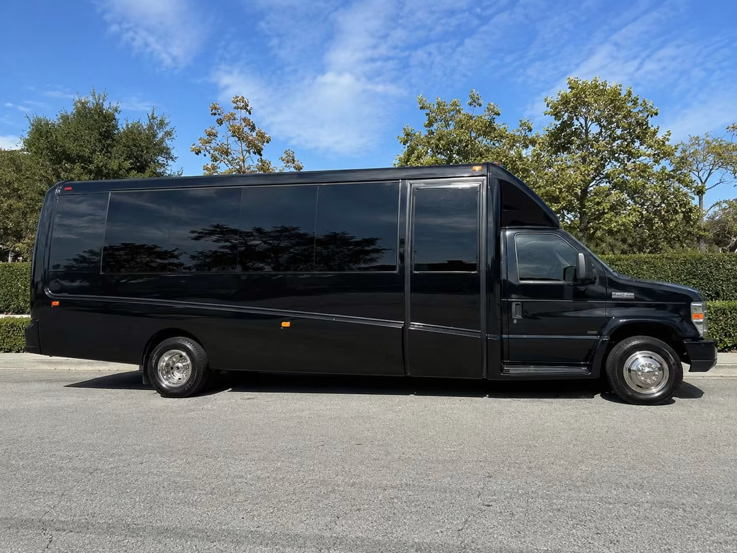 minibus rentals for youth group and bible study transportation in rochester hills