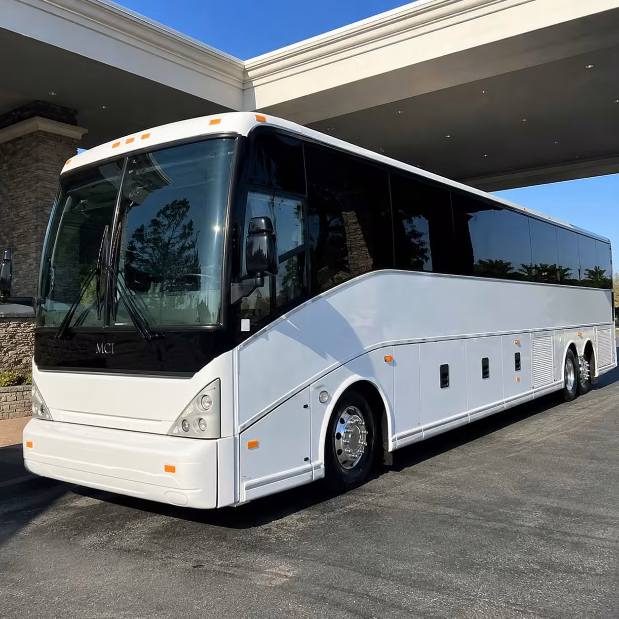 rochester hills corporate groups love airport shuttle service through charterbusrentalrochesterhillsmi com